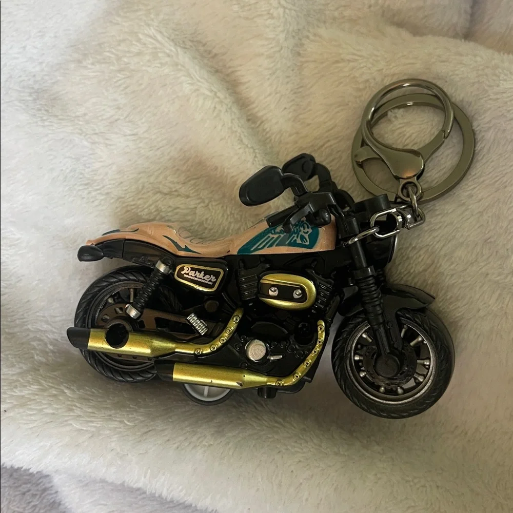Parker Black and peach Cream Motorcycle Keychain new with lobster clip